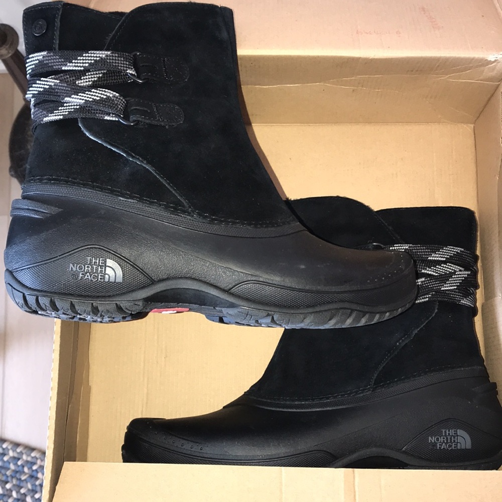 New in Box The North Face Shellista II pull on Winter Boots 9.5 Women